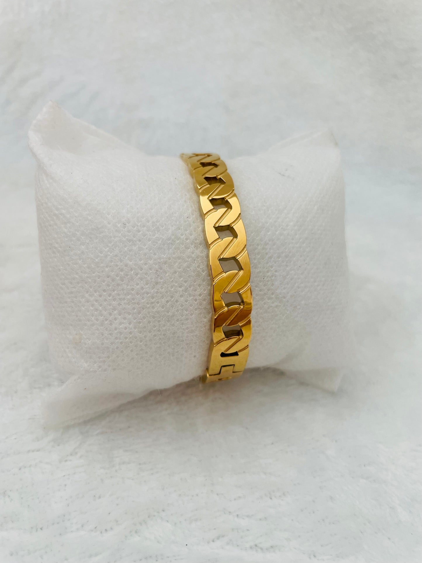 Pulsera Dorada de Eslabones de Estilo Cubano