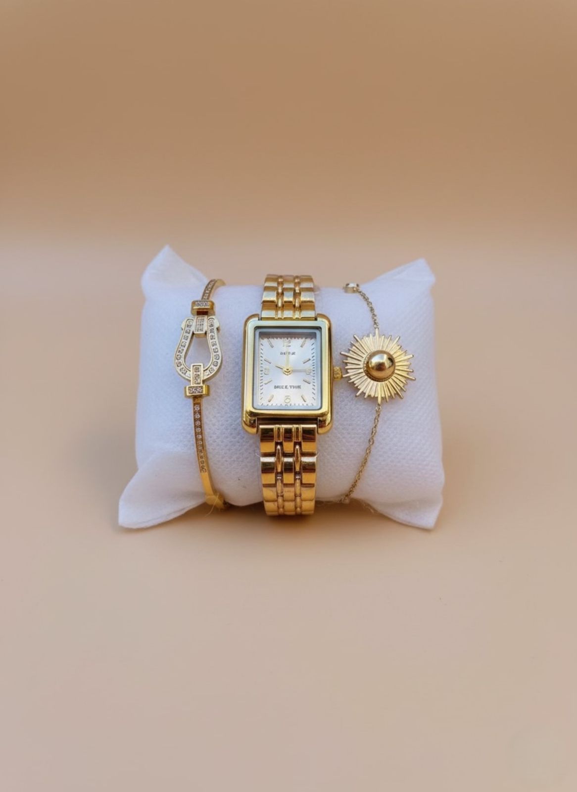 Oro, Sol y Brillo: Un Trío Luminoso para la Muñeca