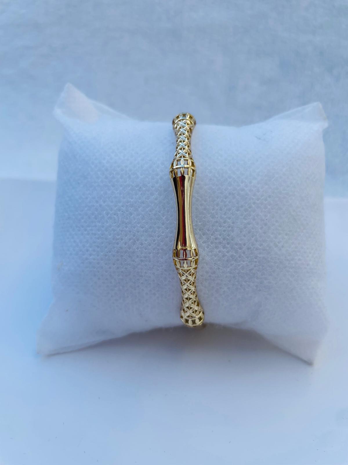 Pulsera Rígida de Diseño 'Bambú' con Textura Chapada en Oro