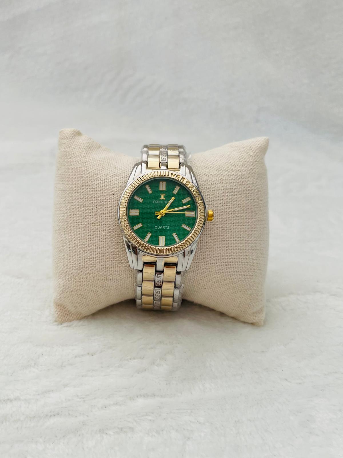 Reloj Clásico Bicolor con Esfera Verde y Detalles Dorados