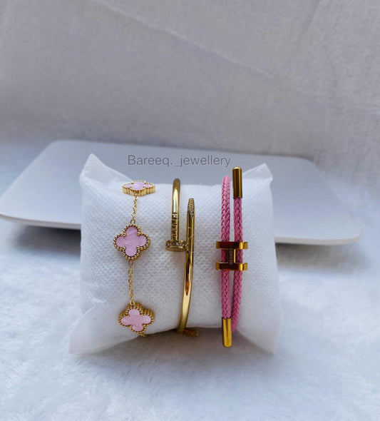 Set de Pulseras Oro Rosa: Elegancia Moderna y Distinción