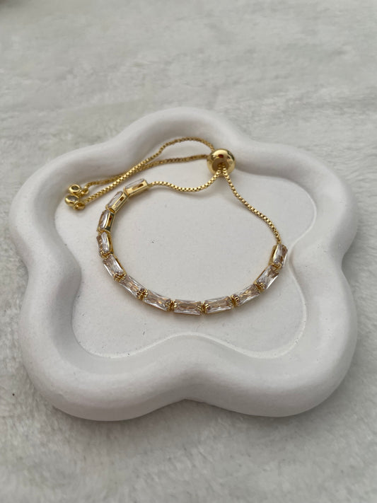 Pulsera Ajustable de Cadena Dorada con Circonitas Rectangulares