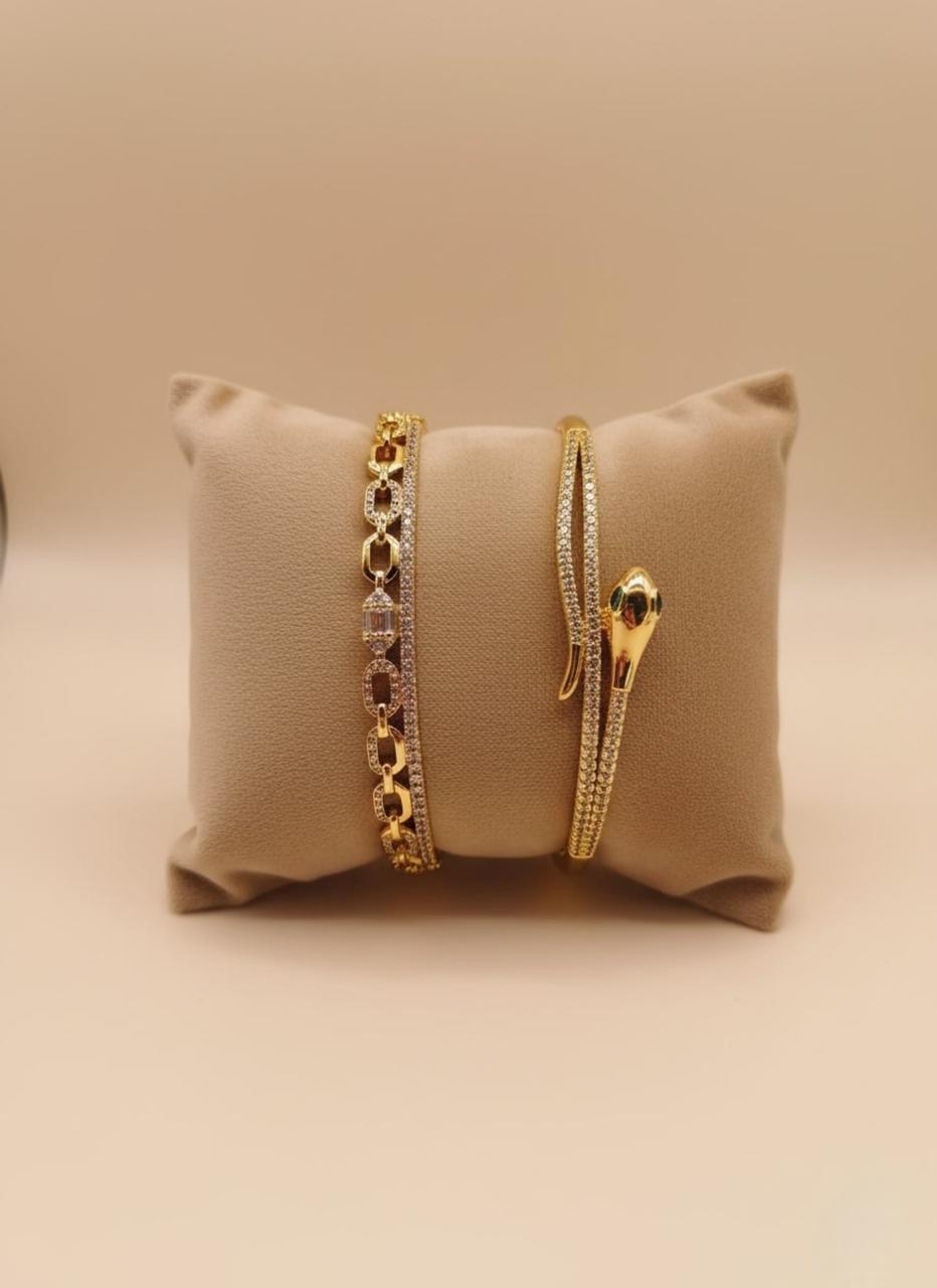 Encanto Serpenteante y Eslabones de Oro: Pulseras Brillantes