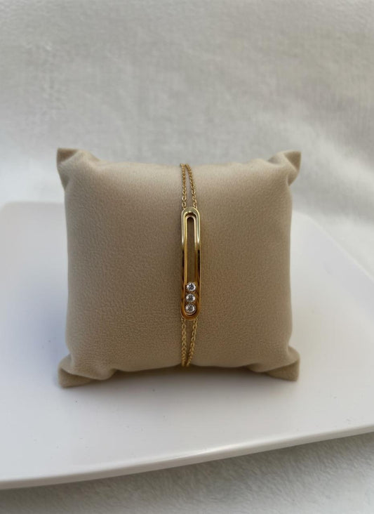 Minimalismo Brillante: Pulsera Dorada con Destellos Sutiles