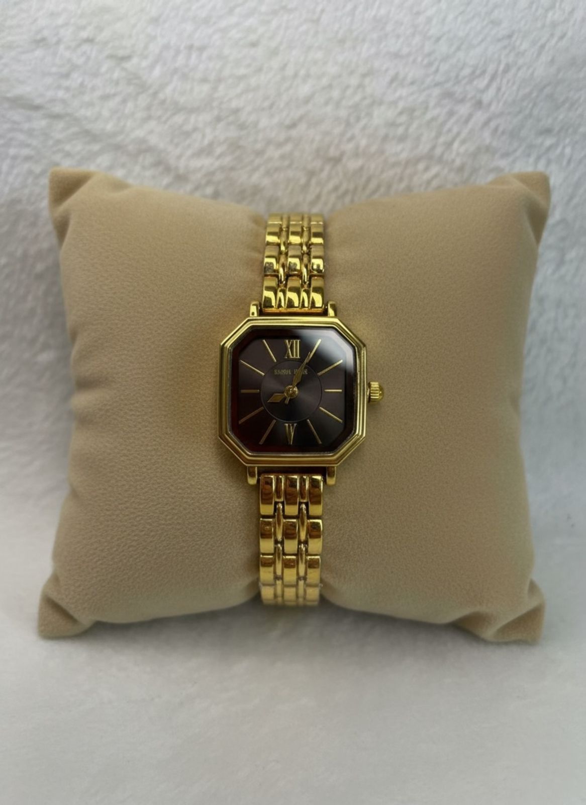 Reloj Dorado Octogonal de Lujo para Mujer