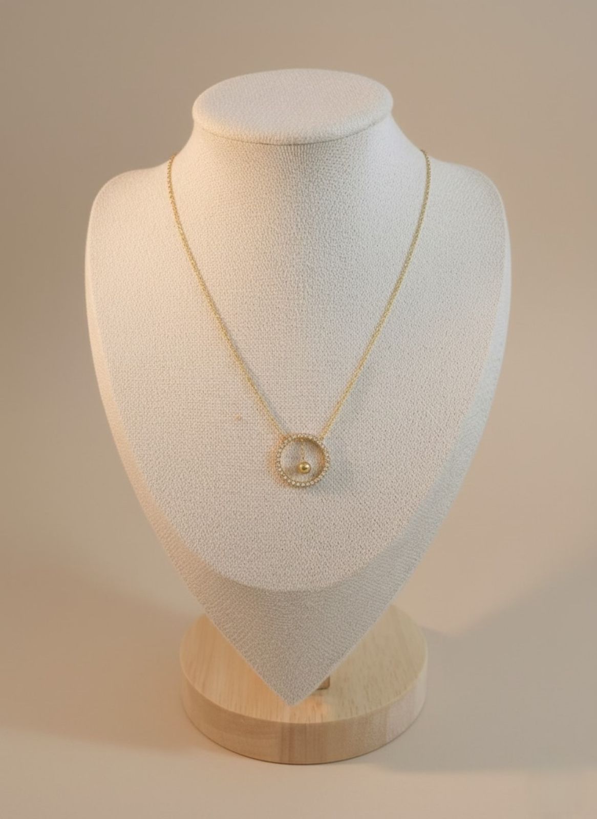 Collar Círculo Brillante con Perla Dorada